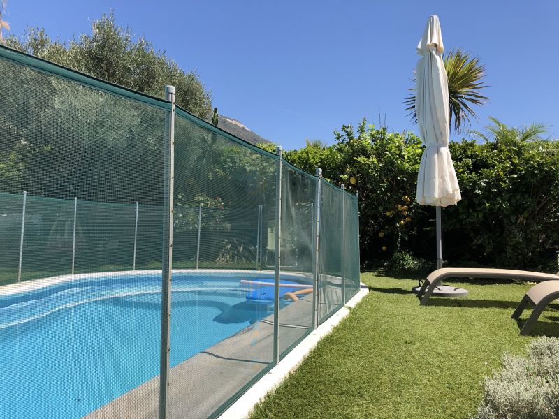 Poolside Mesh Fence Setup